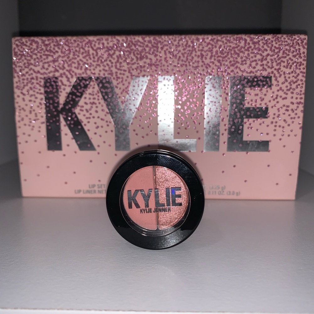 Kylie Cosmetics matte/metallic eyeshadow - Candy K